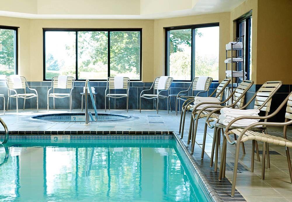 Courtyard By Marriott Ithaca Airport/University Exteriör bild