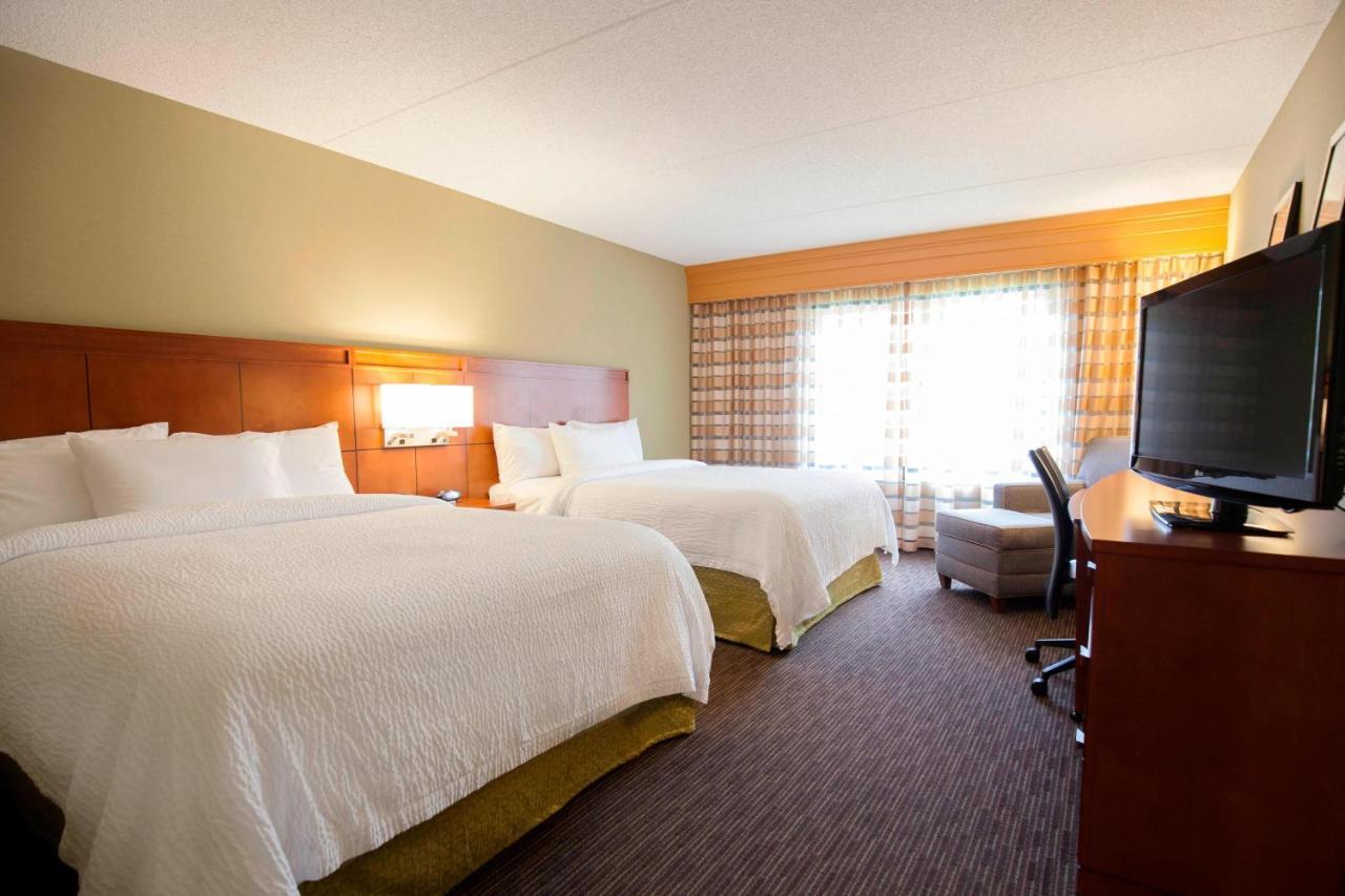 Courtyard By Marriott Ithaca Airport/University Exteriör bild
