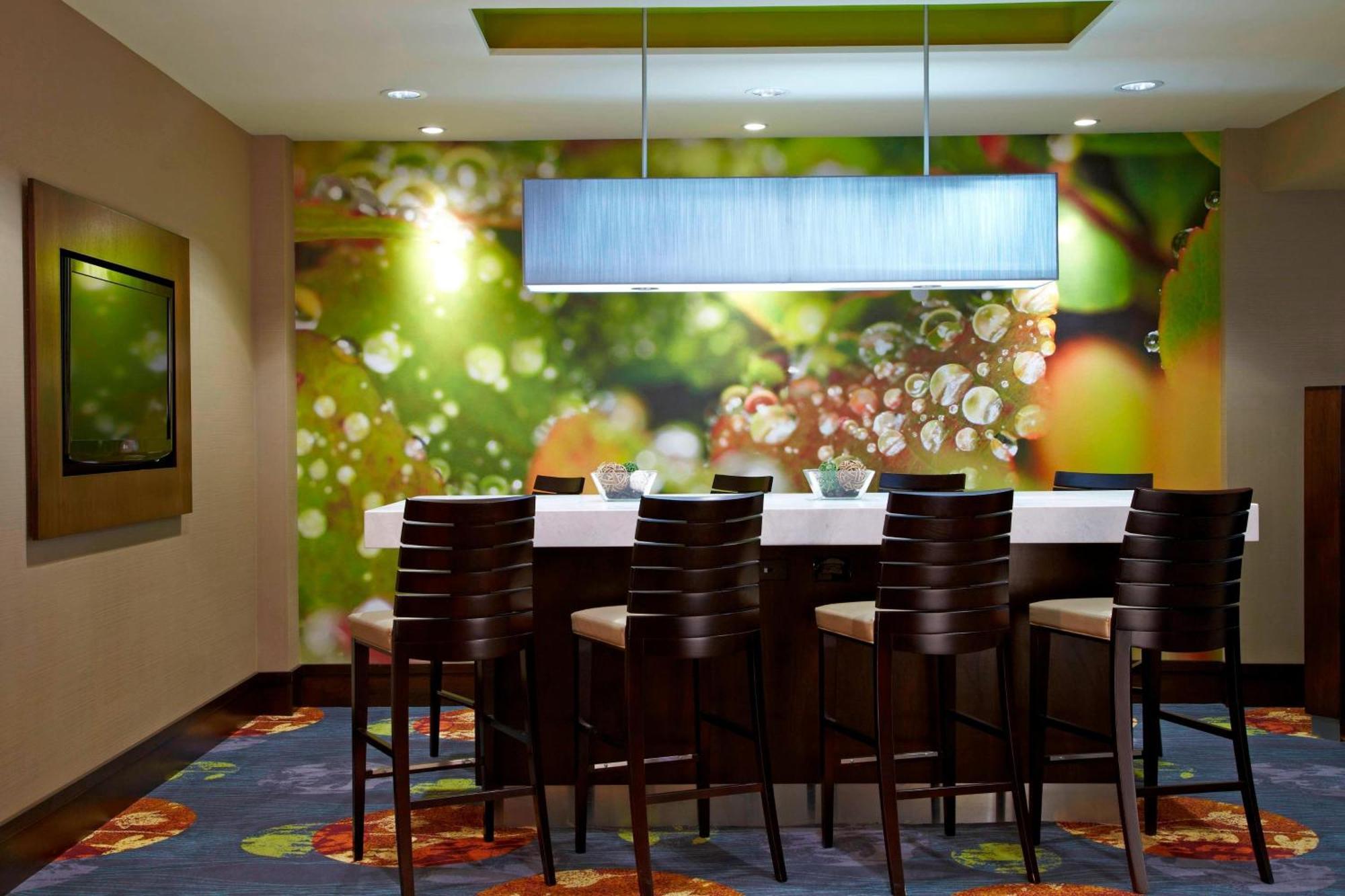 Courtyard By Marriott Ithaca Airport/University Exteriör bild