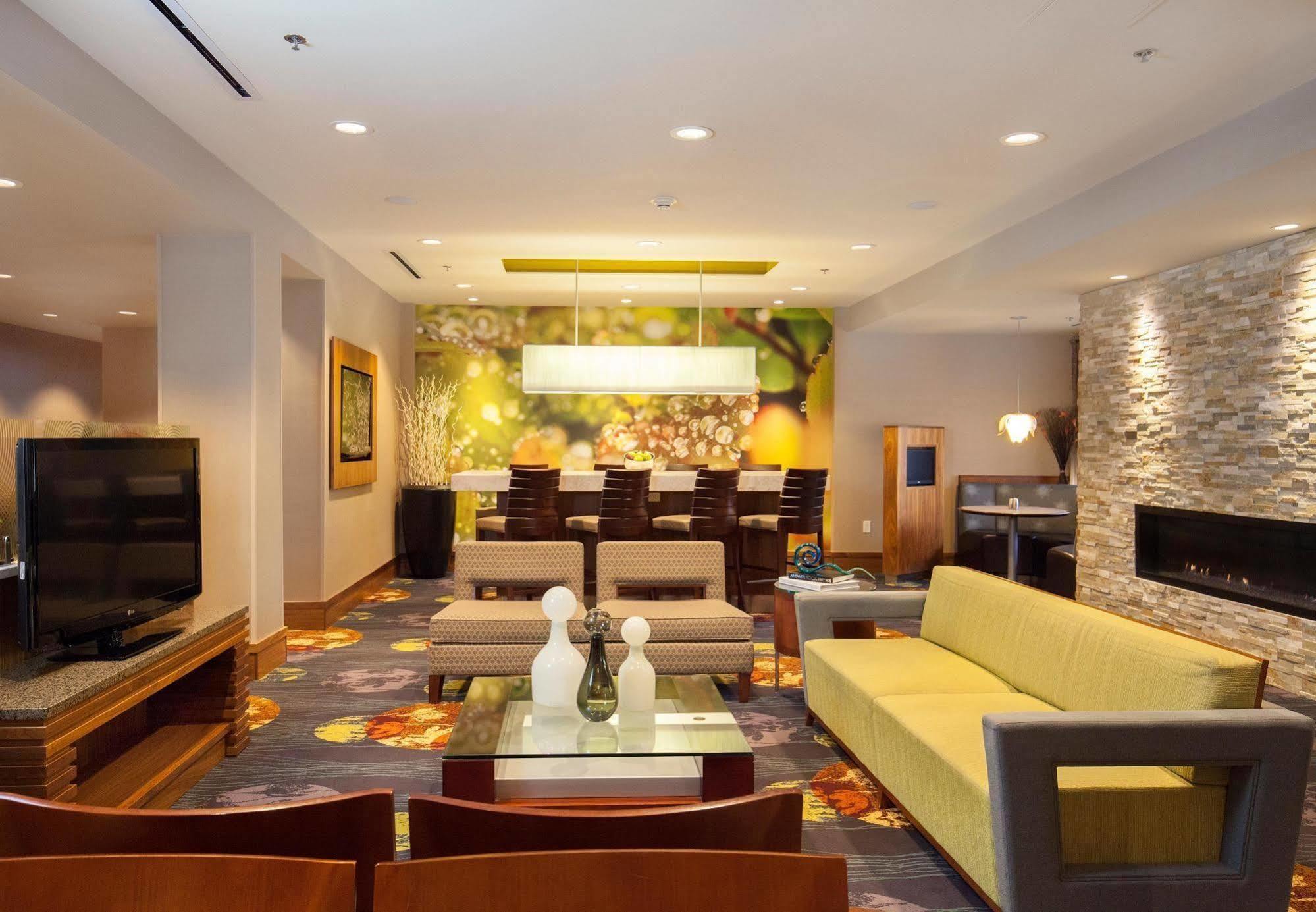 Courtyard By Marriott Ithaca Airport/University Exteriör bild
