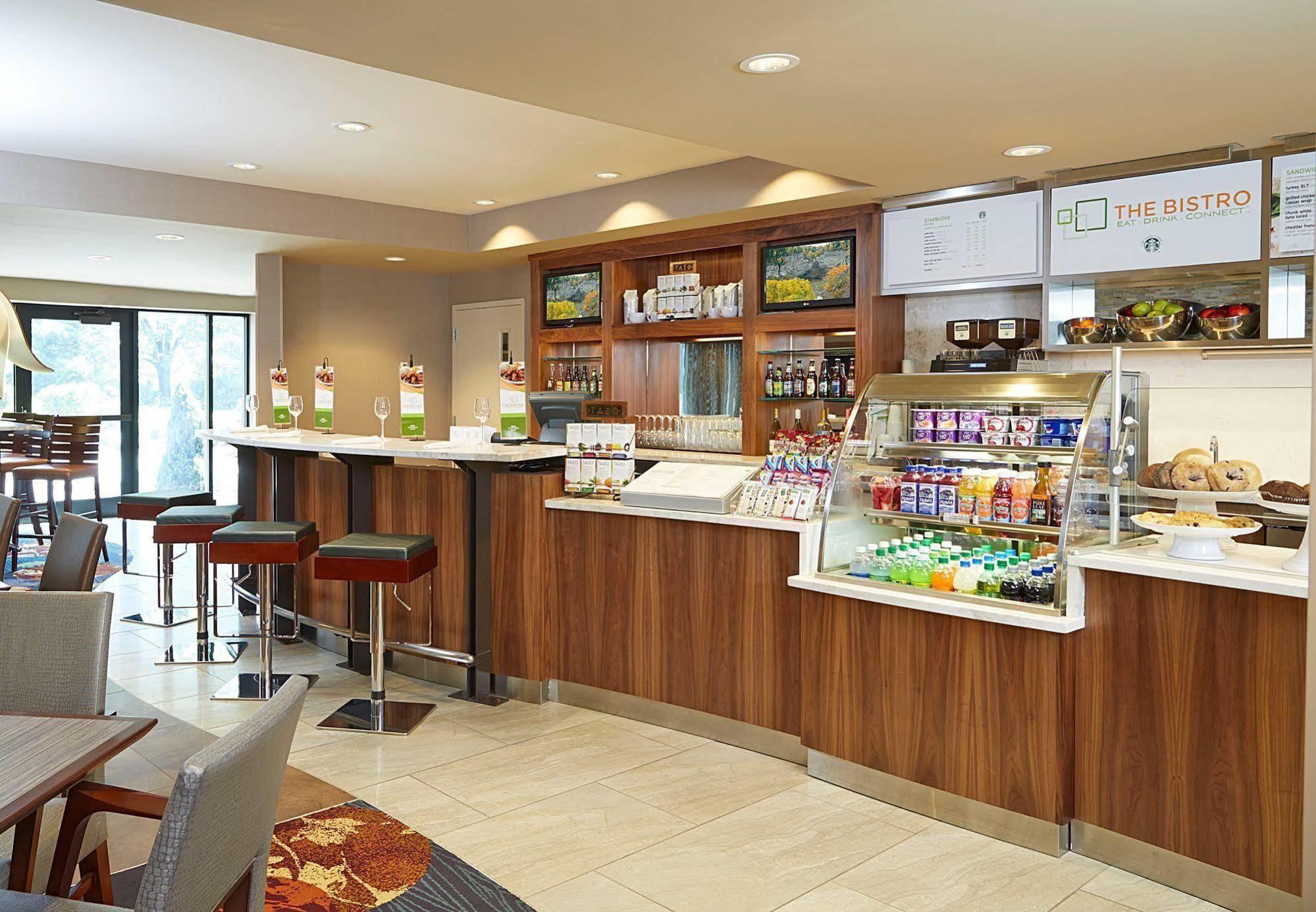 Courtyard By Marriott Ithaca Airport/University Exteriör bild