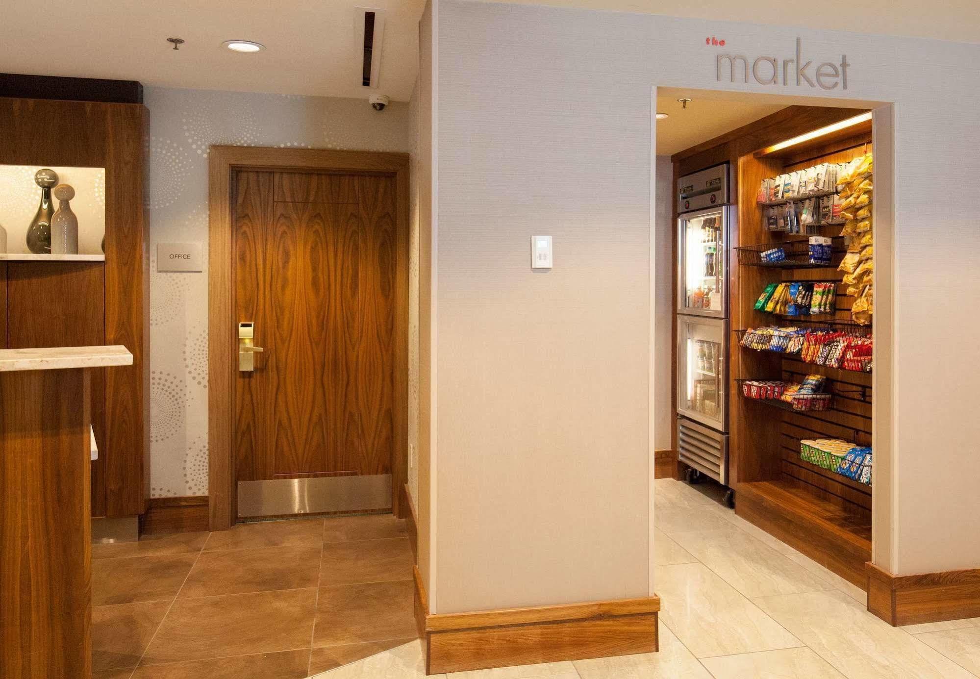 Courtyard By Marriott Ithaca Airport/University Exteriör bild