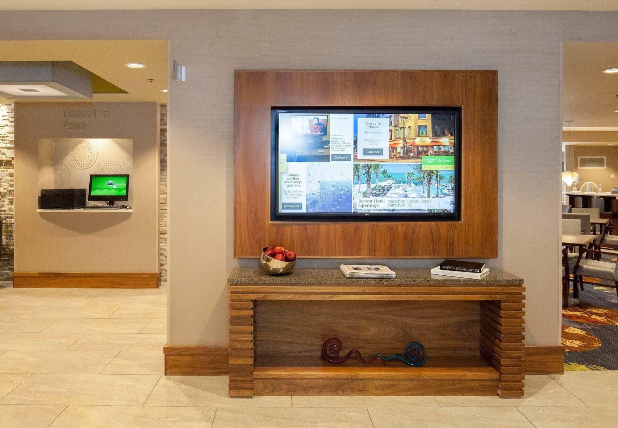 Courtyard By Marriott Ithaca Airport/University Exteriör bild
